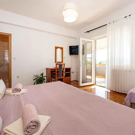 Affittacamere In Starigrad-paklenica 43596
