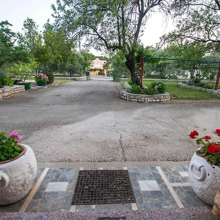 Apartment In Starigrad-paklenica 43596